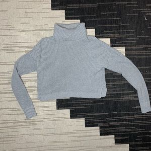 FOREVER 21 - CROPPED GREY TURTLENECK SWEATER
